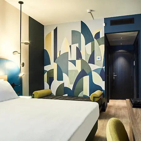 Aurelia Hotel 4*
