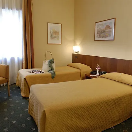 Aurelia 4*